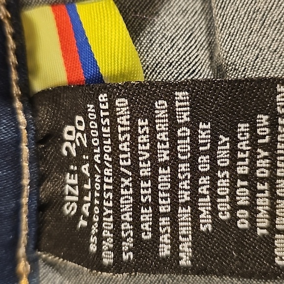 NWT Benava Butt Lifting Jean Shorts Acid Wash Stretchy Size 20 - Picture 11 of 16